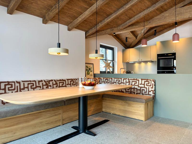 Dining area for 10 guests